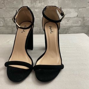 Black Ankle Strap Heels! Size 7